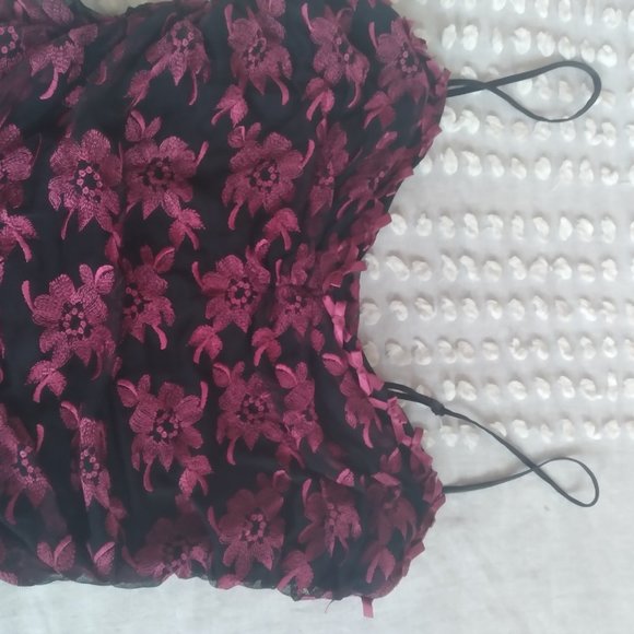 A burgundy and black Betsey Johnson fancy dress. - Picture 7 of 12